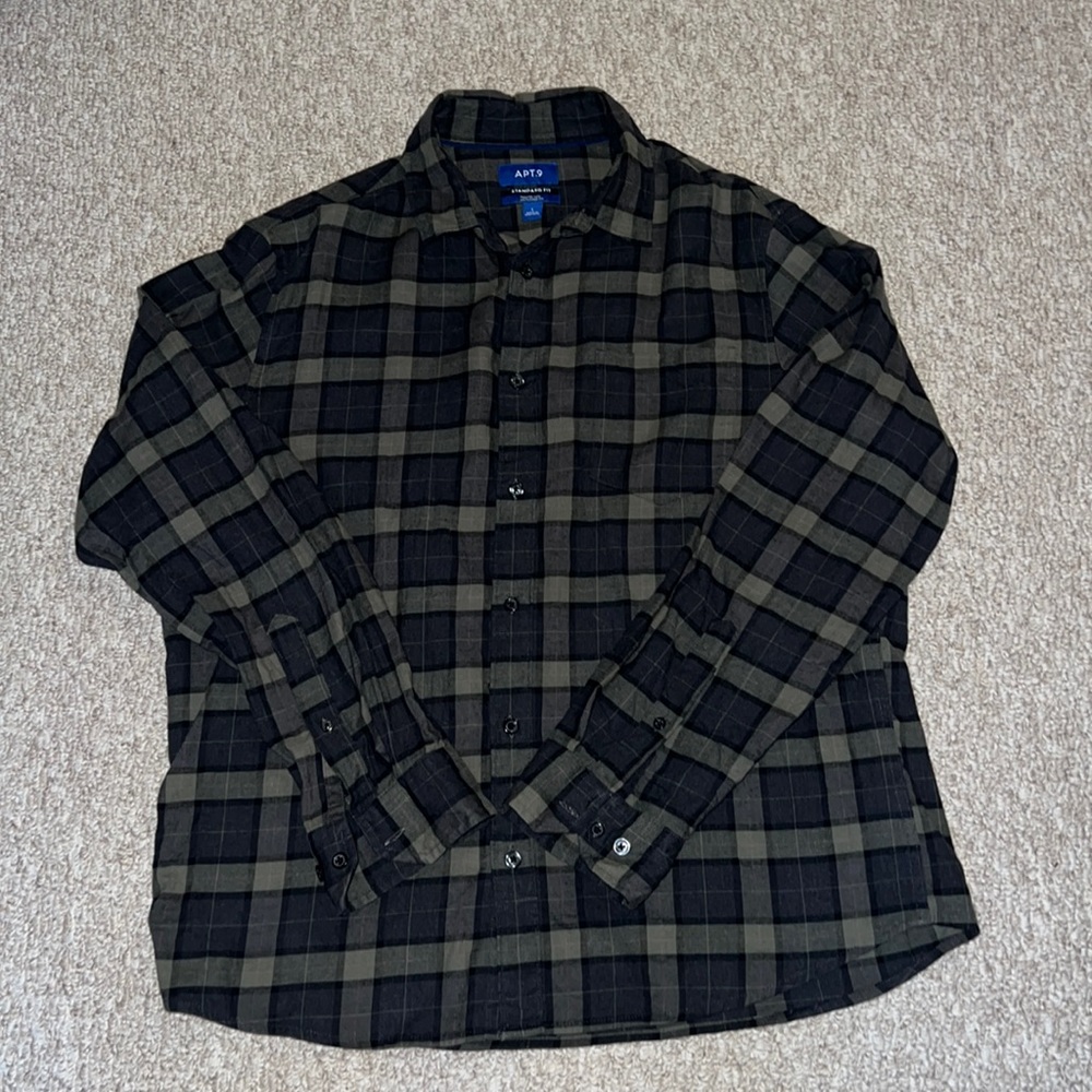Men’s Plaid Flannel Button Up